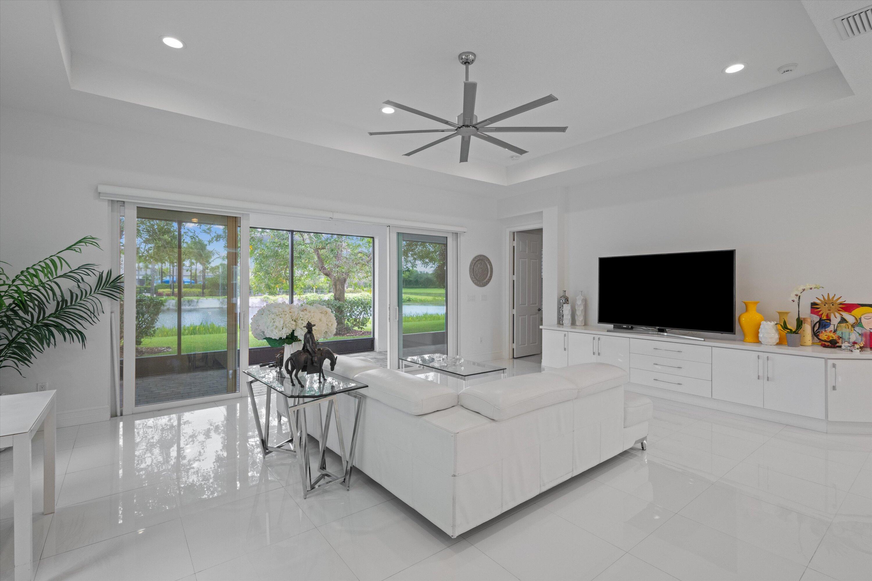 Valencia Bay - Residential