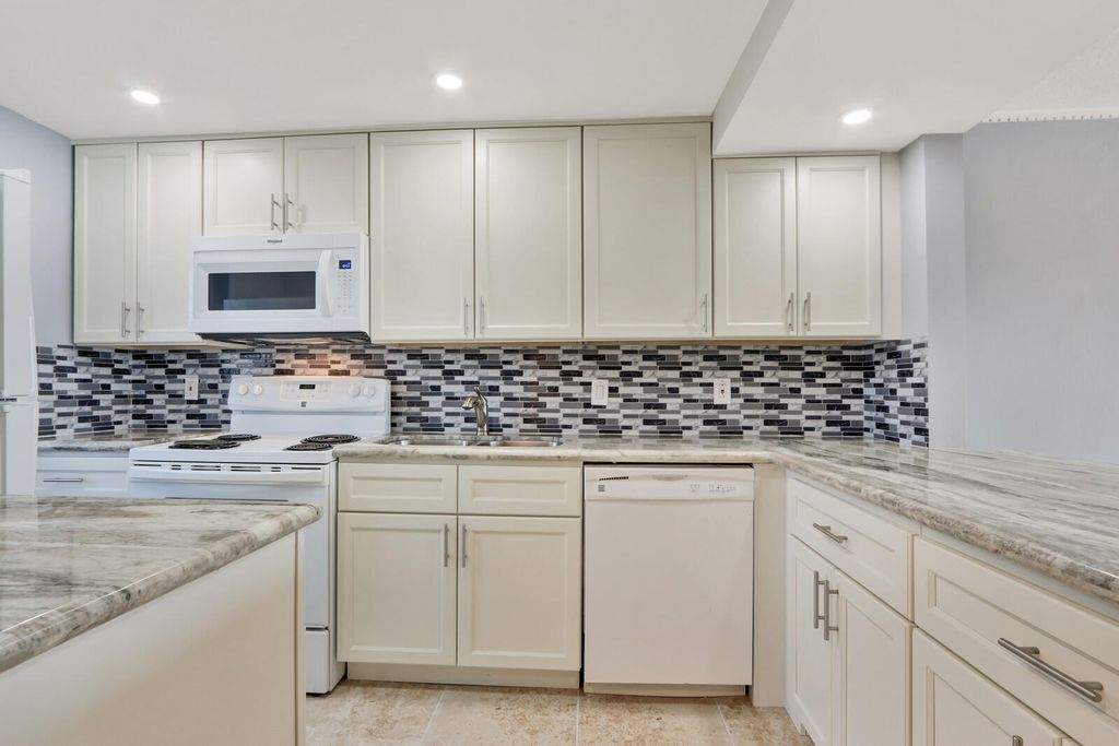 Photo of 4500 N Federal Highway #316b, Lighthouse Point, FL 33064 (MLS # B26010599)