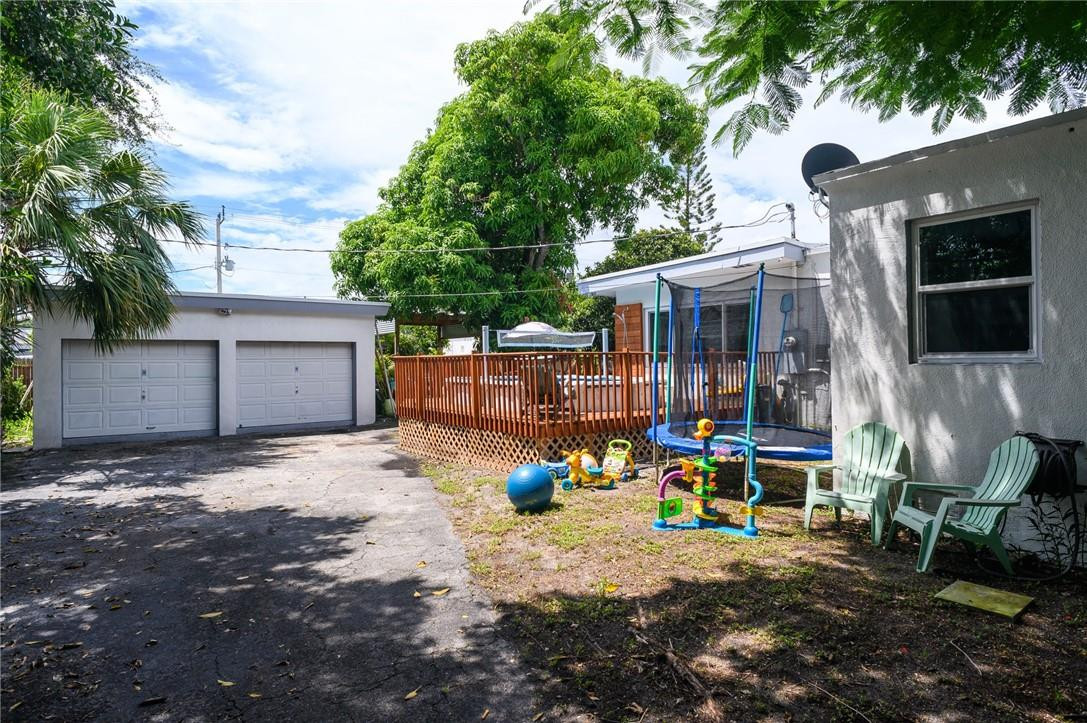 Hollywood Little Ranches - Residential