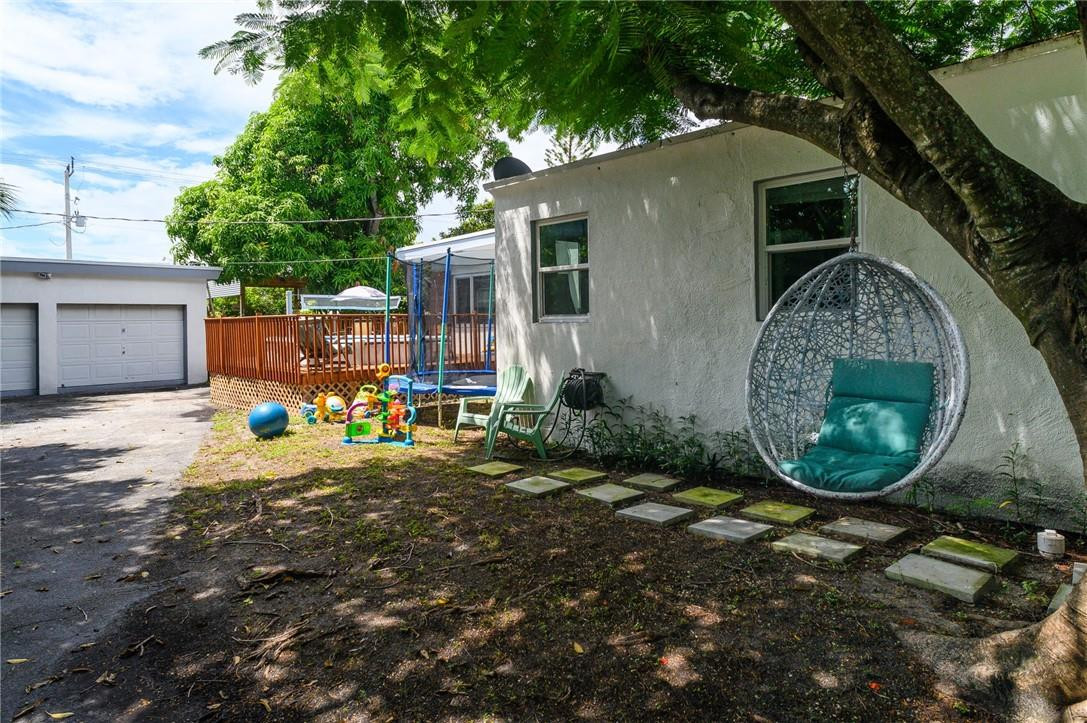 Hollywood Little Ranches - Residential