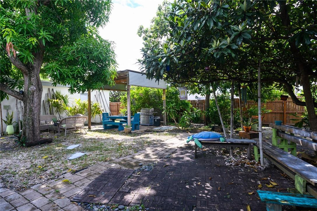 Hollywood Little Ranches - Residential