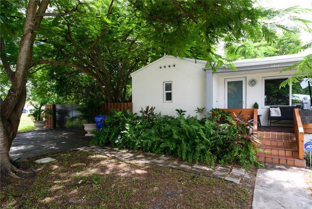 Hollywood Little Ranches - Residential