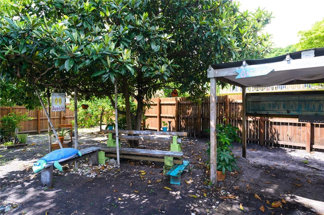 Hollywood Little Ranches - Residential