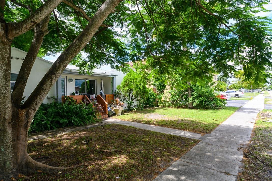 Hollywood Little Ranches - Residential