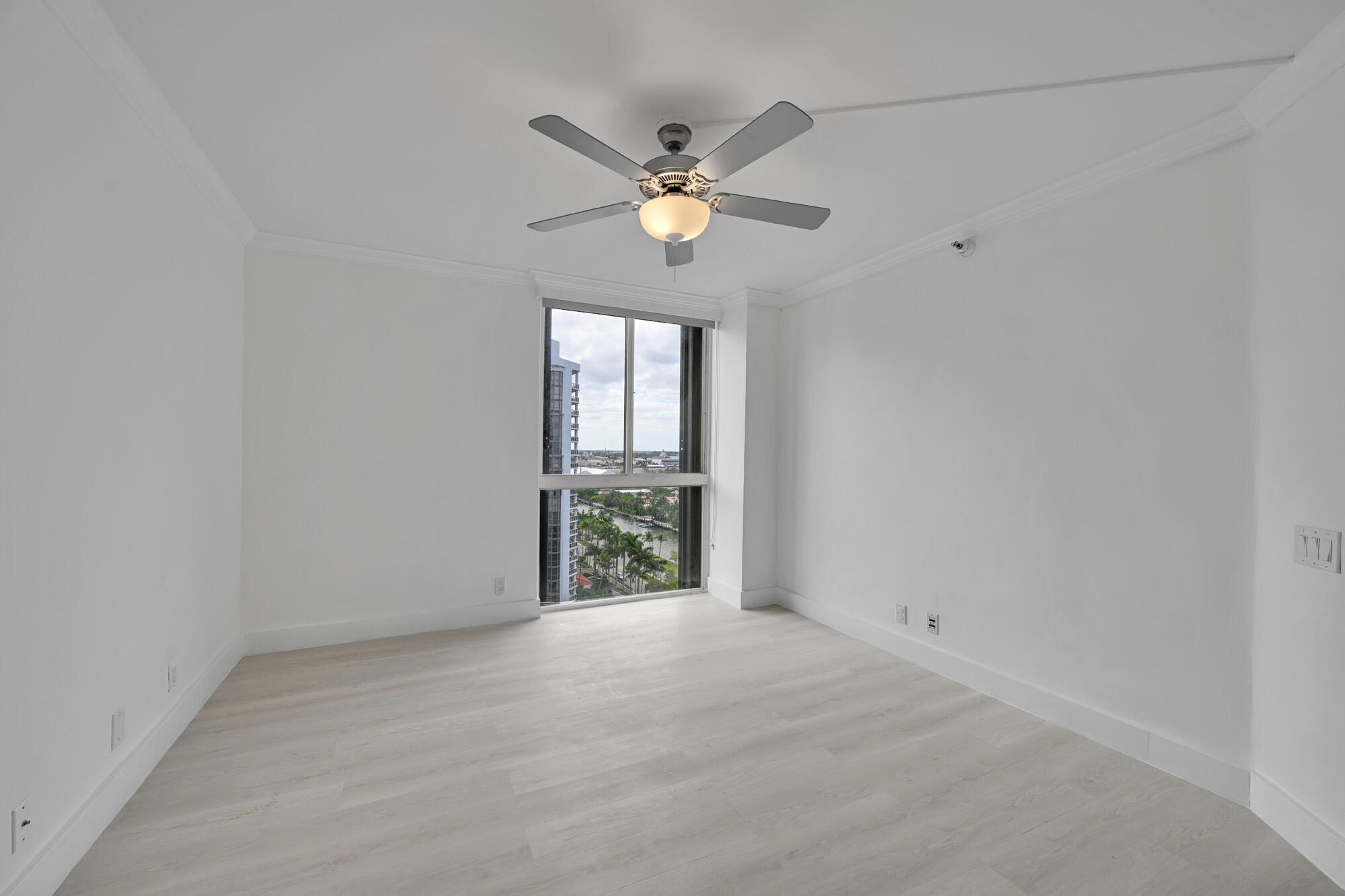 HARBORSIDE AT THE WATERWAYS CONDO - Residential