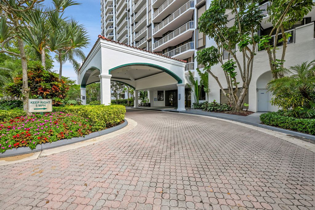 Photo of 3640 Yacht Club Drive #1501, Aventura, FL 33180 (MLS # B26016886)