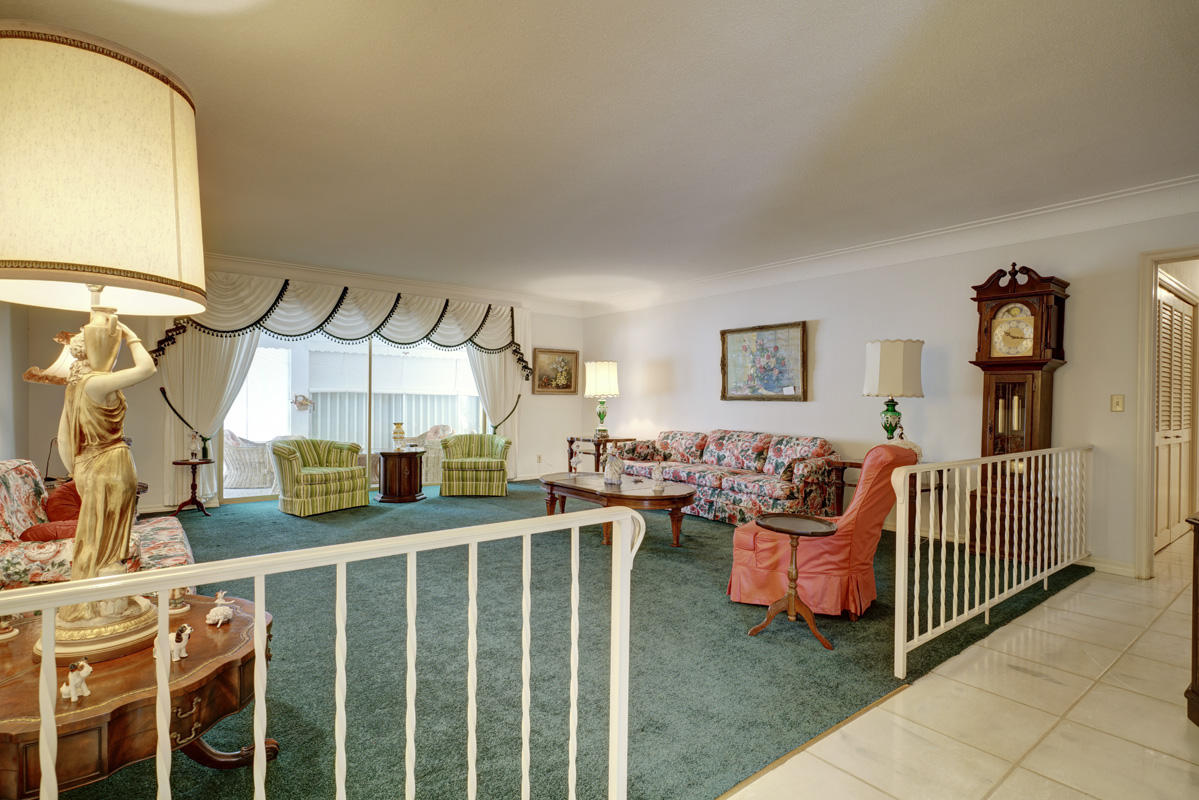 ROYAL PALM YACHT & COUNTR - Residential