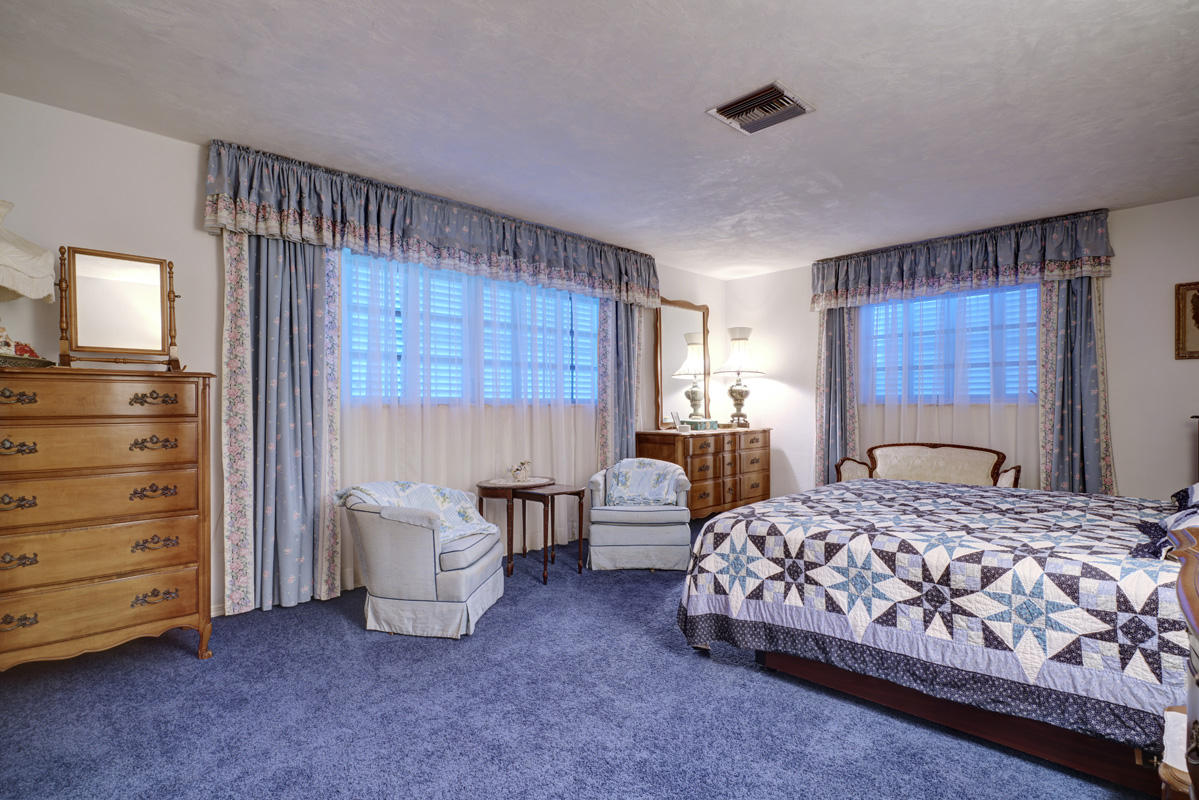 ROYAL PALM YACHT & COUNTR - Residential