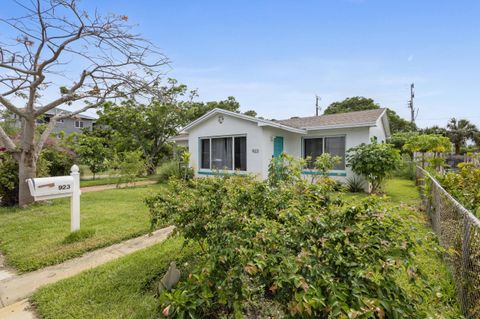 A home in Lake Worth Beach