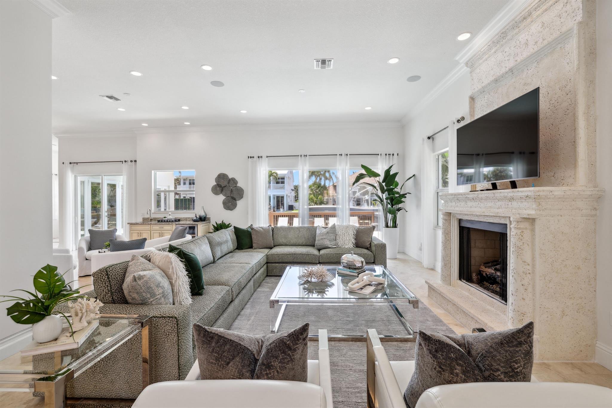 DELRAY BEACH SHORES - Residential