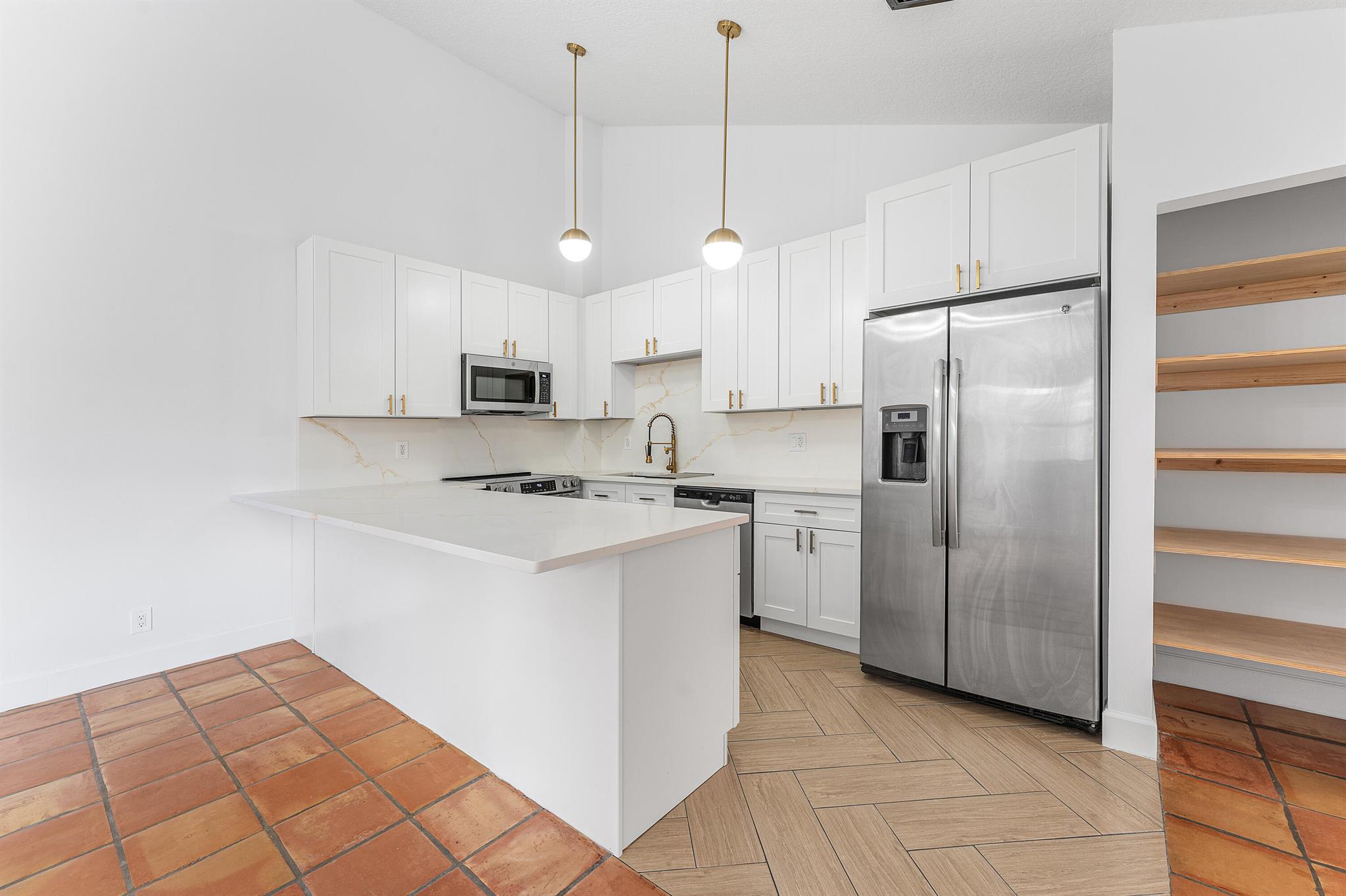 SUGAR POND MANOR OF WELLI - Residential