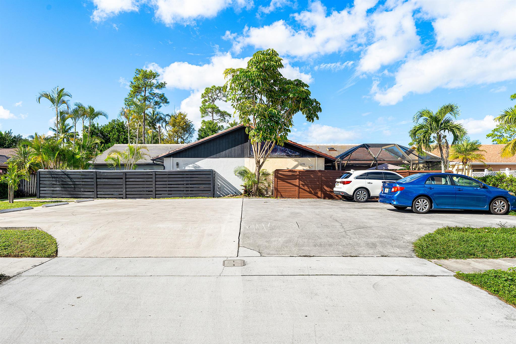 SUGAR POND MANOR OF WELLI - Residential