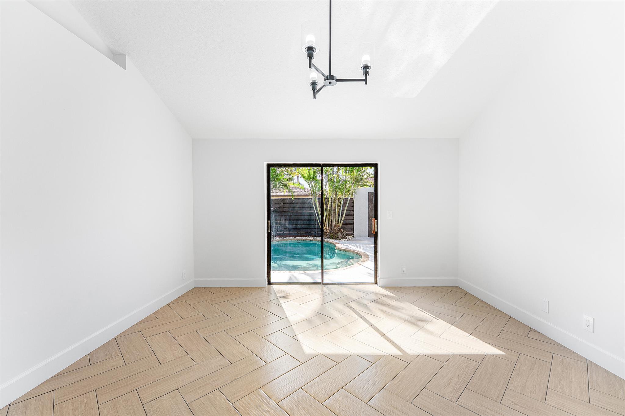 SUGAR POND MANOR OF WELLI - Residential