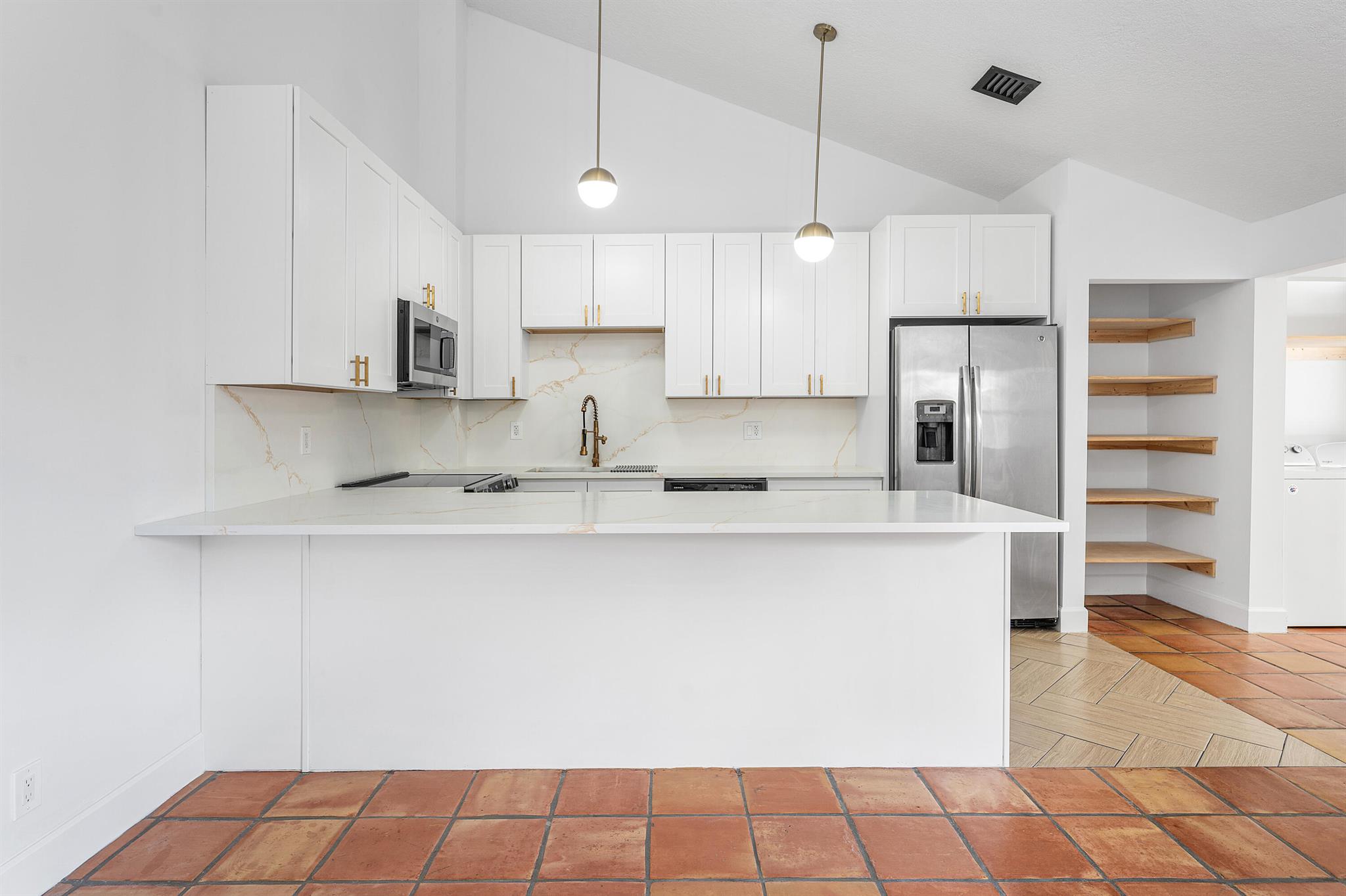 SUGAR POND MANOR OF WELLI - Residential