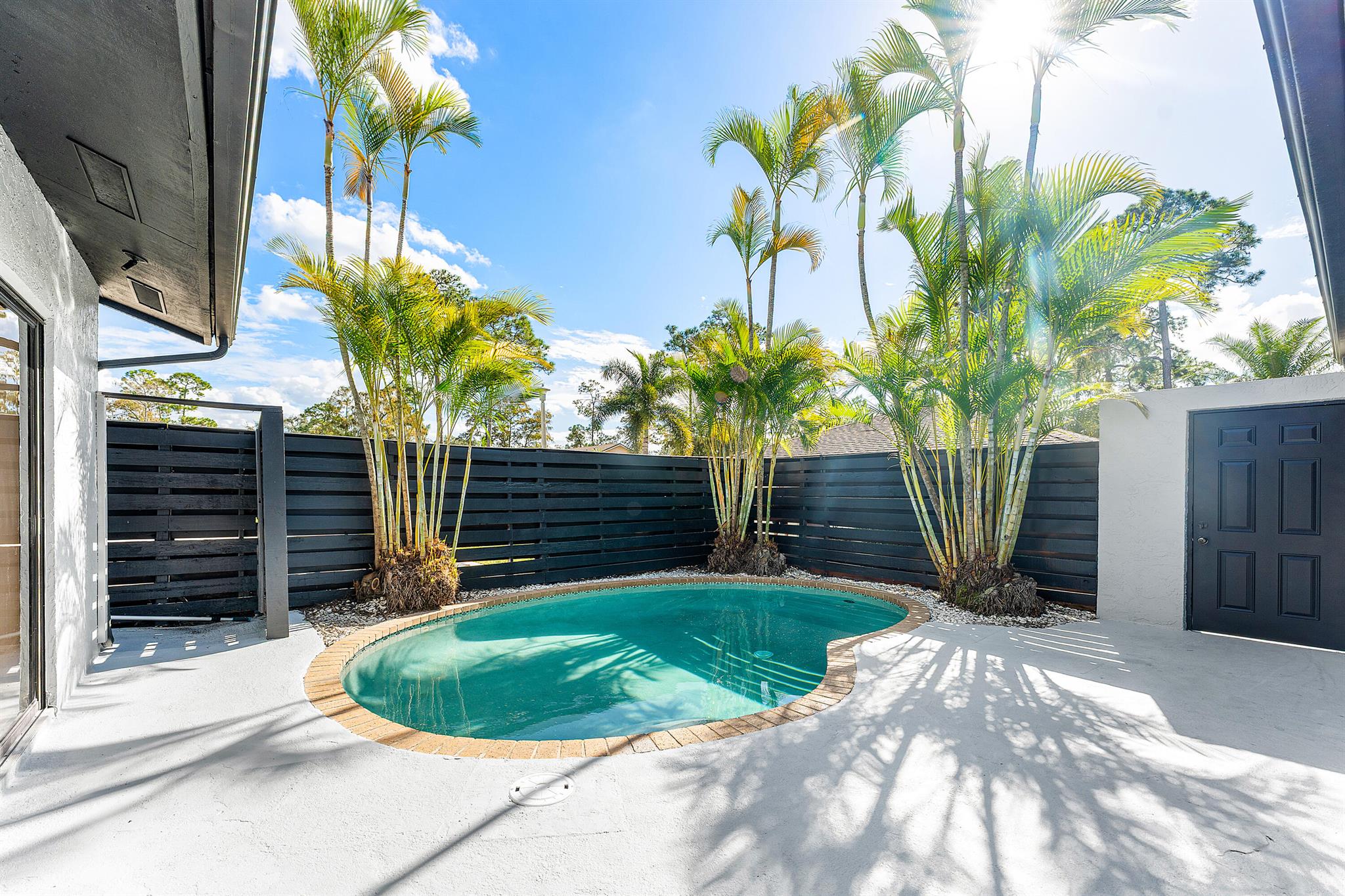 SUGAR POND MANOR OF WELLI - Residential