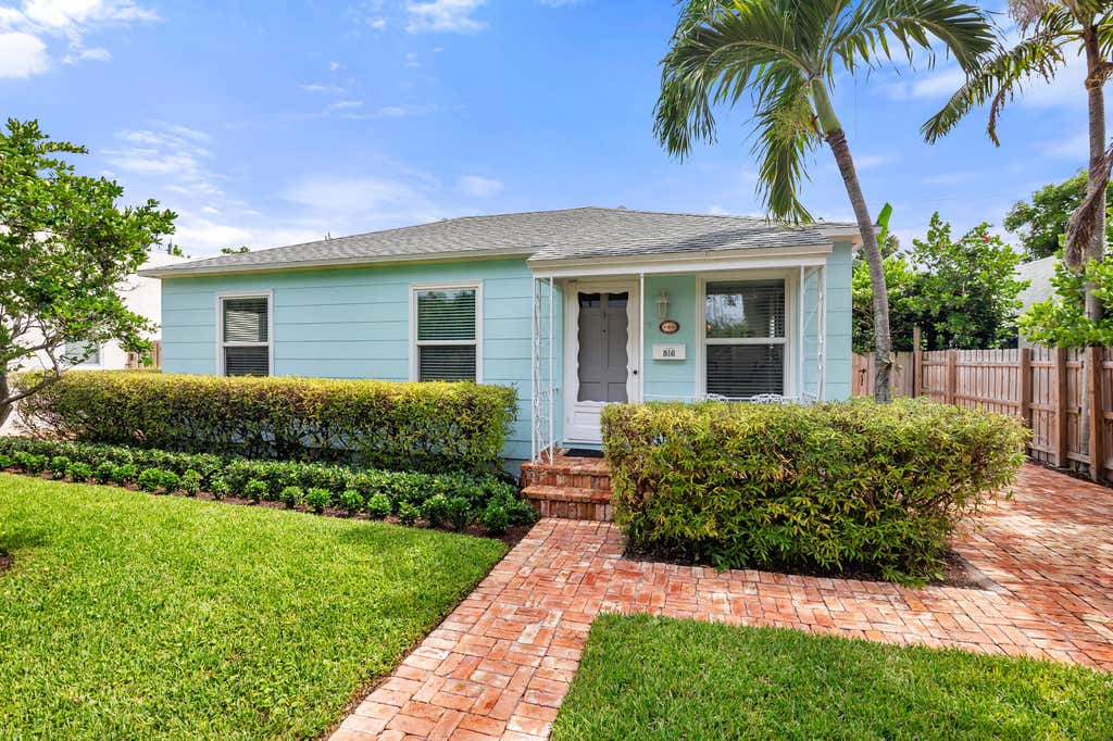 Photo of 816 Avon Road, West Palm Beach, FL 33401 (MLS # B26062575)