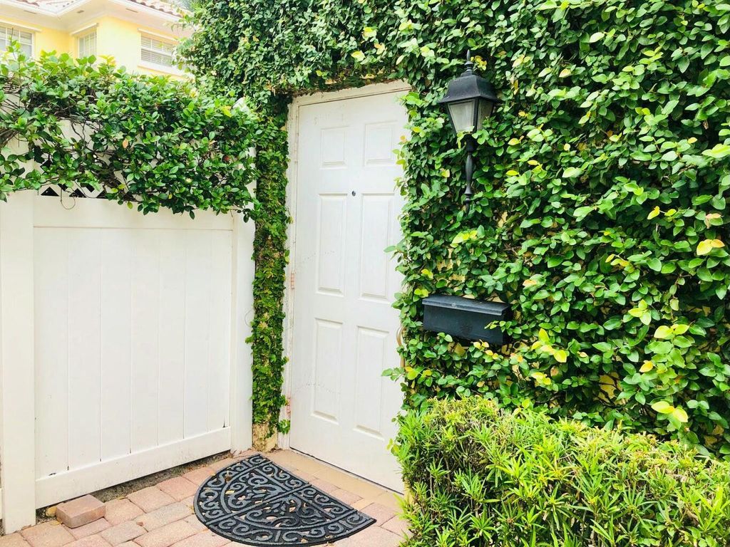 Photo of 128 Savona Drive #Casita Apt, Jupiter, FL 33458 (MLS # R11038314)