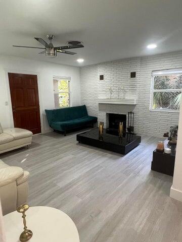291 E Boca Raton Road