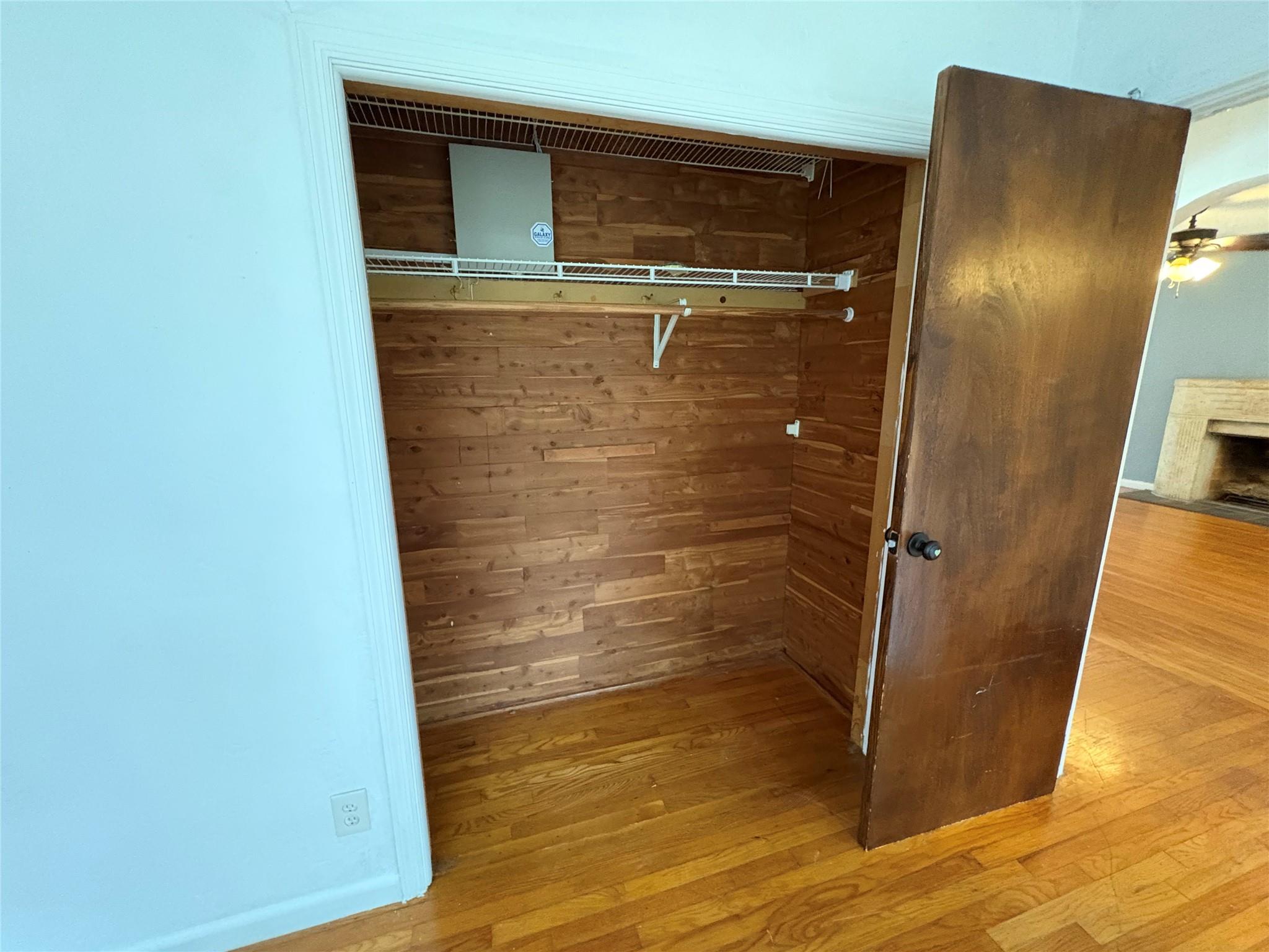 208 NE 12th Ave