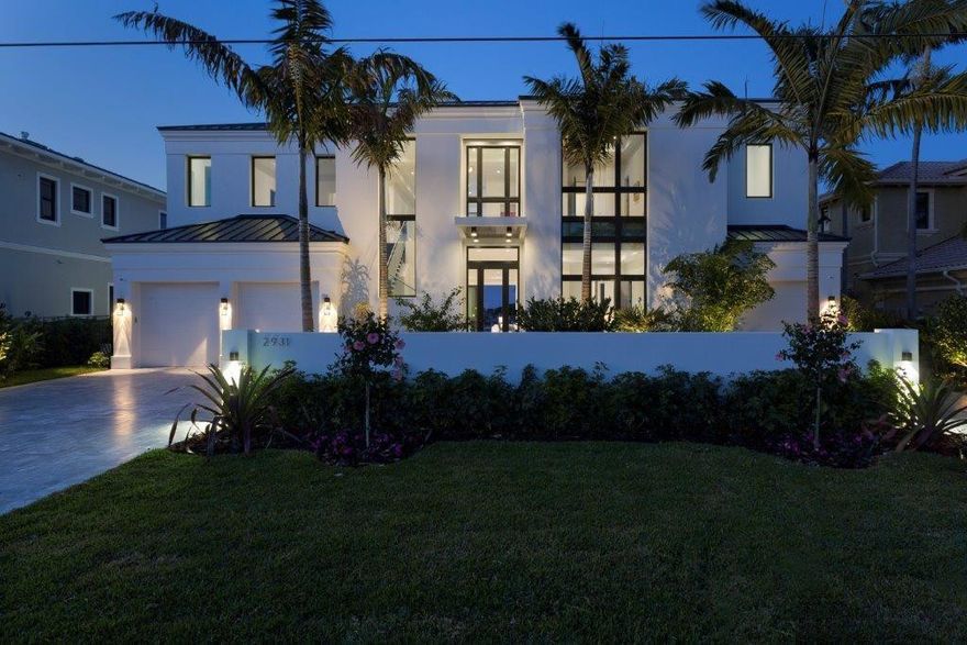 Brand New" Chic Modern deepwater estate sited on 90+/-  feet of waterfrontage on the wide "T" South Grand Canal by prestigious Strauss Construction and noted architect Randall Stofft. Awe-inspiring views down the waterway from every major room including a gourmet chef's kitchen and luxurious master suite with his/hers spa-baths. Resort-style infinity-edge pool with spa and lanai with fireplace for entertaining. Enjoy yacht dockage off the ICWW and minutes to the Hillsboro Inlet. Completion Early 2017