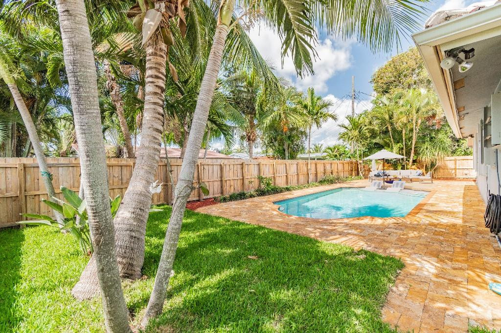 Coral Villas 47-45 B - Residential