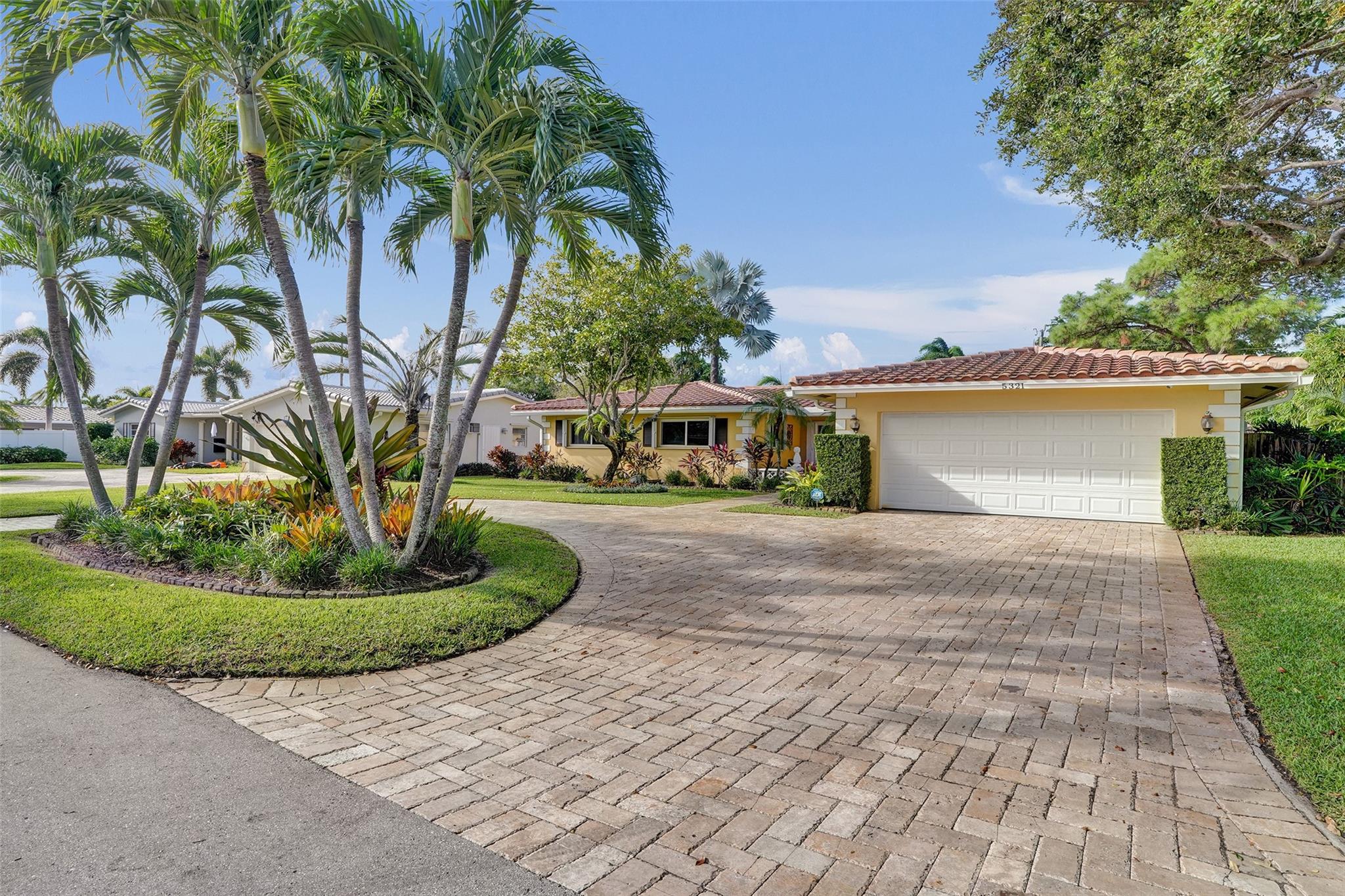 CORAL RIDGE ISLES 45-47 B - Residential