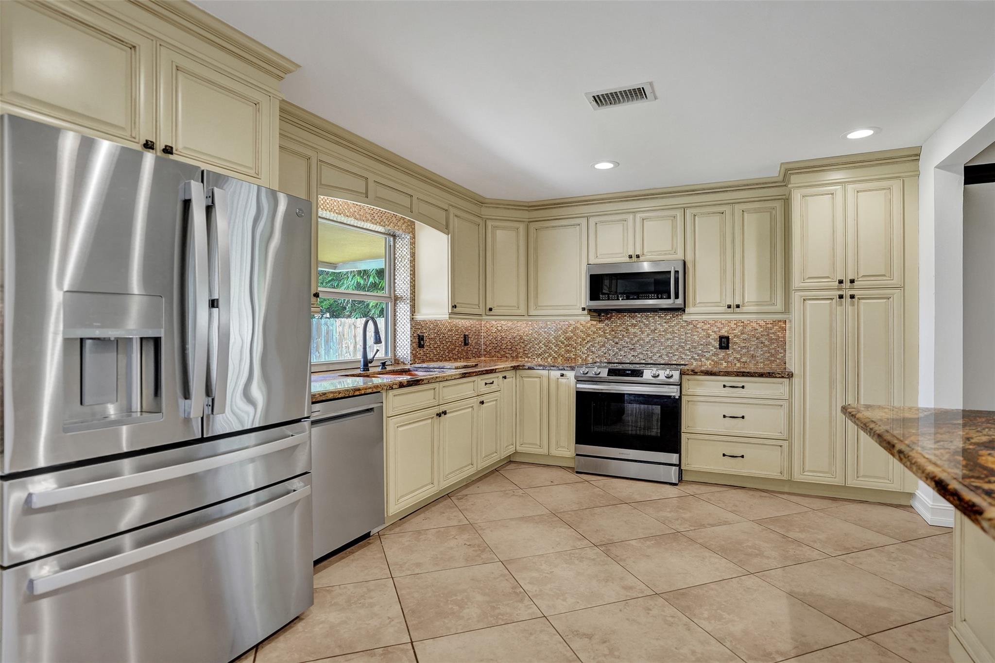 CORAL RIDGE ISLES 45-47 B - Residential