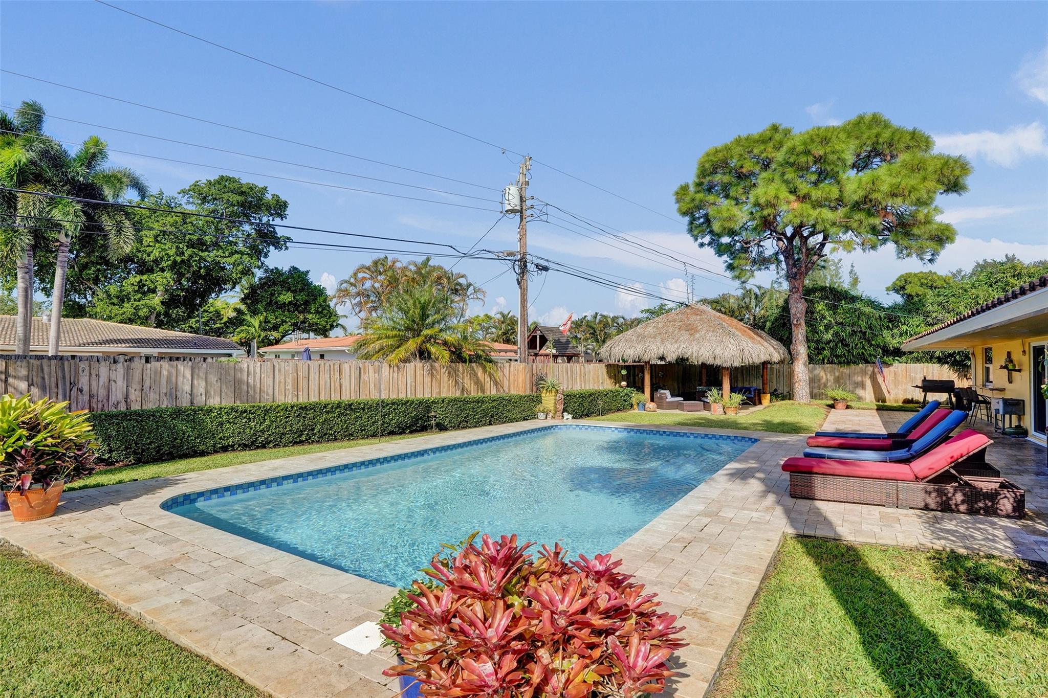 CORAL RIDGE ISLES 45-47 B - Residential