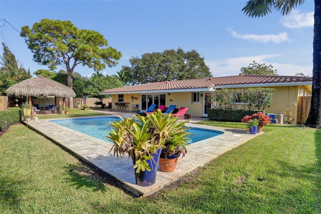 Photo of 5321 NE 16th Ave, Fort Lauderdale, FL 33334 (MLS # F10534829)