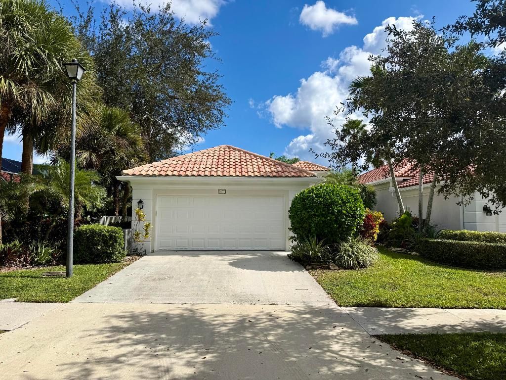 Photo of 2053 Valencia Drive, Delray Beach, FL 33445 (MLS # R11120531)