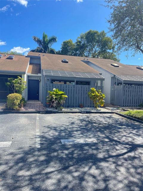 1627 N 15th Ter Hollywood FL 33020