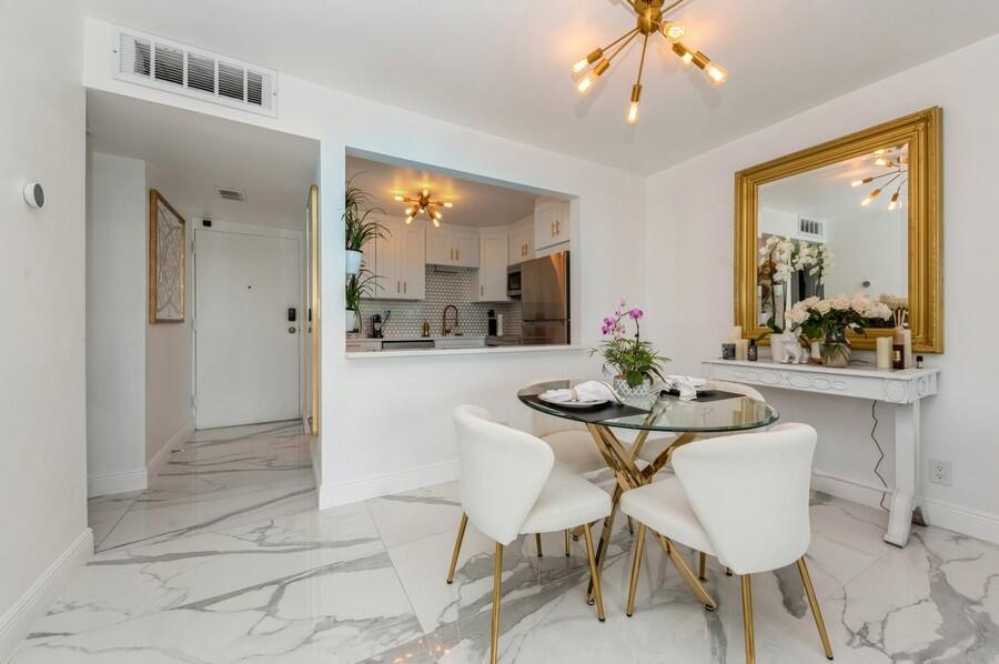 LAKESHORE CLUB CONDO - Residential