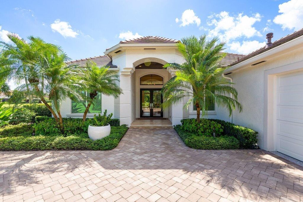 Photo of 52 Bermuda Lake Drive, Palm Beach Gardens, FL 33418 (MLS # R10937760)