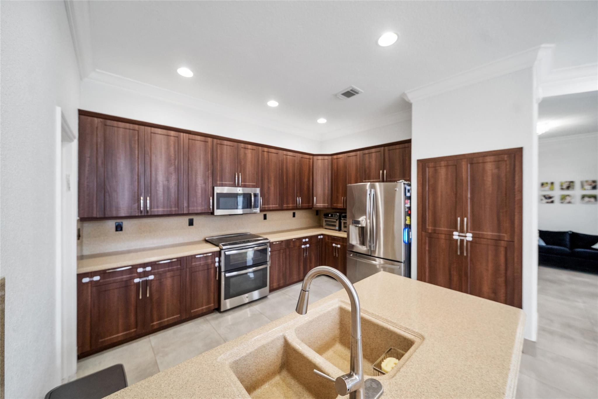 MAPLE RIDGE - Residential