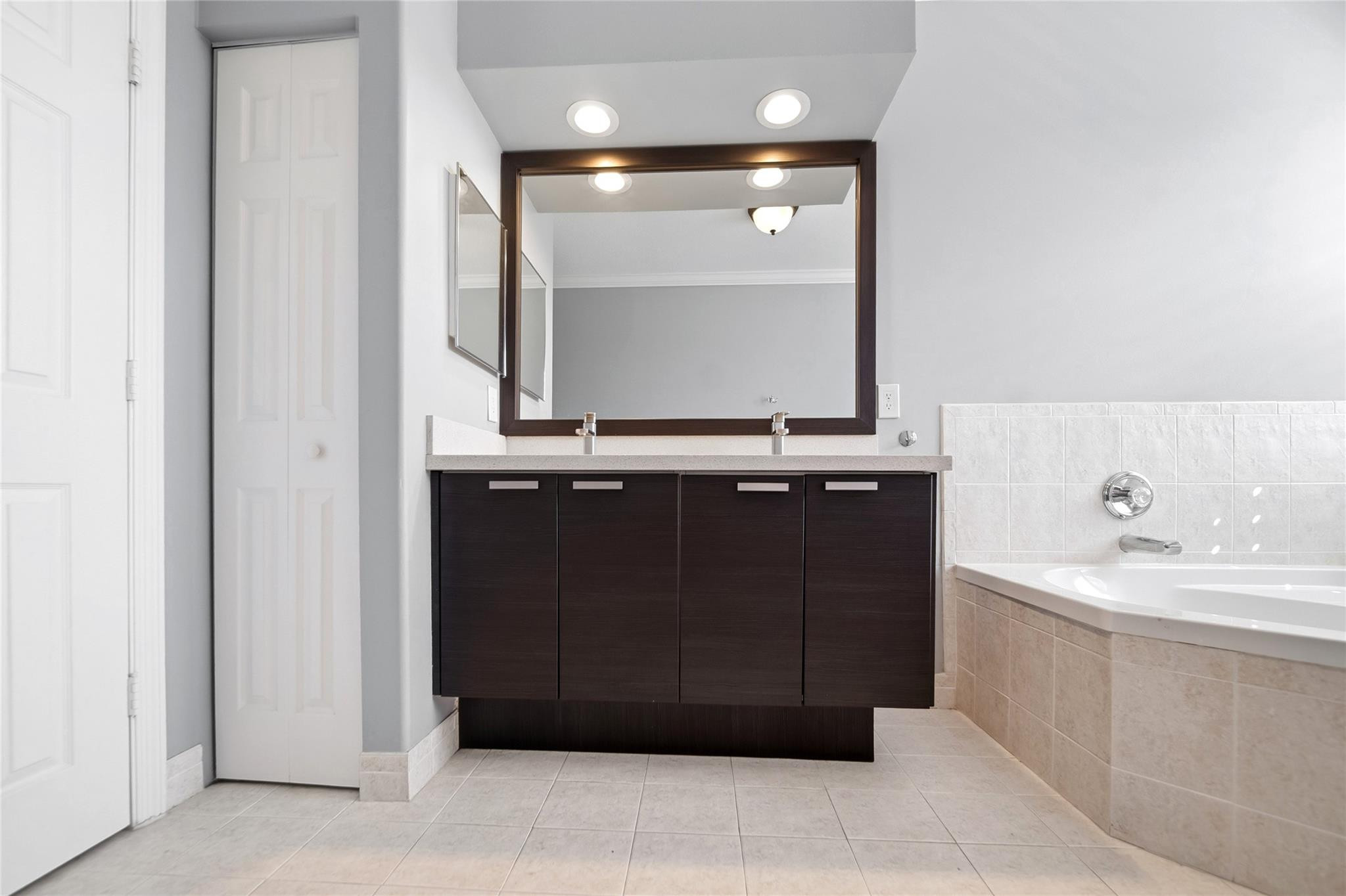 MAPLE RIDGE - Residential