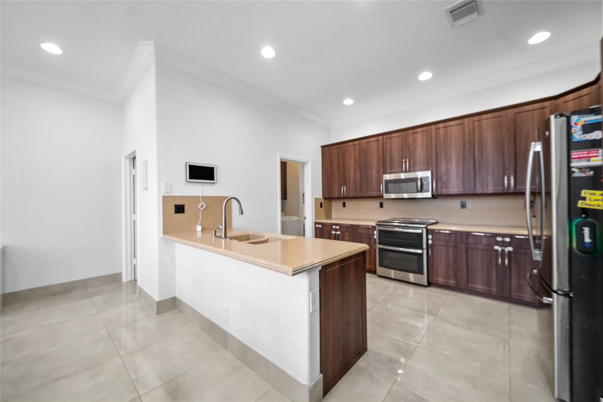 MAPLE RIDGE - Residential