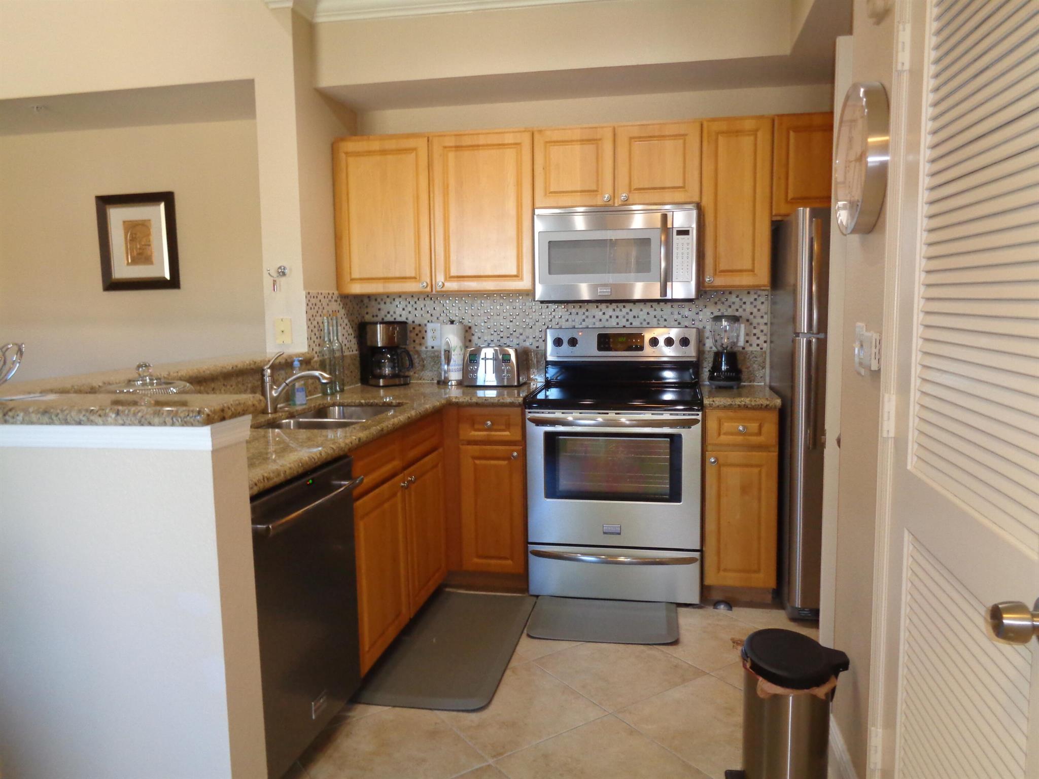 Spacious fully furnished 2/2 Delray Beach condo built in 2001. All ages. No carpet. Remodeled bright & light split floor plan with balcony, open kitchen, granite, newer appliances, newer floors, crown molding & baseboard, walk-in closets, laundry room, full size washer & dryer, hurricane shutters. Murano is known as a resort style gated community with recreational facilities including: pool, fitness center, lighted outdoor tennis courts & indoor racquetball court. Walking distance to shopping & restaurants. Only 2 miles from new Delray Marketplace with shopping, restaurants, movie theaters & bowling! Near trendy downtown Delray Beach & the beach. Easy access to Turnpike & I-95. Community allows a minimum 7 months rental. Owner prefers to rent furnished but will consider unfurnished offers