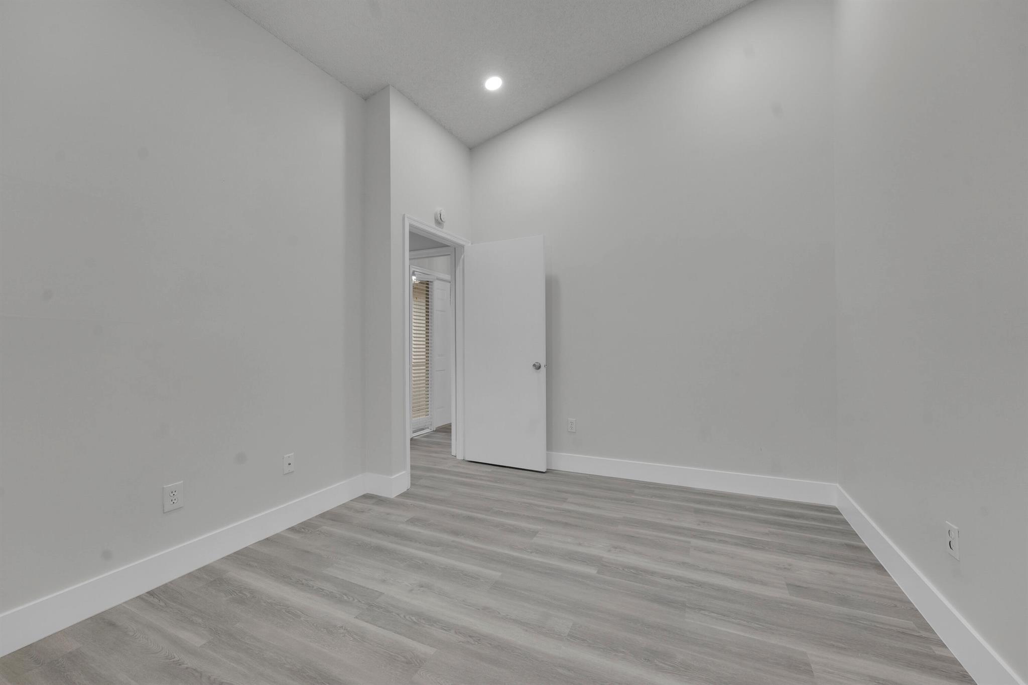 MEADOWLAND COVE 2 OF WELL - Residential Lease