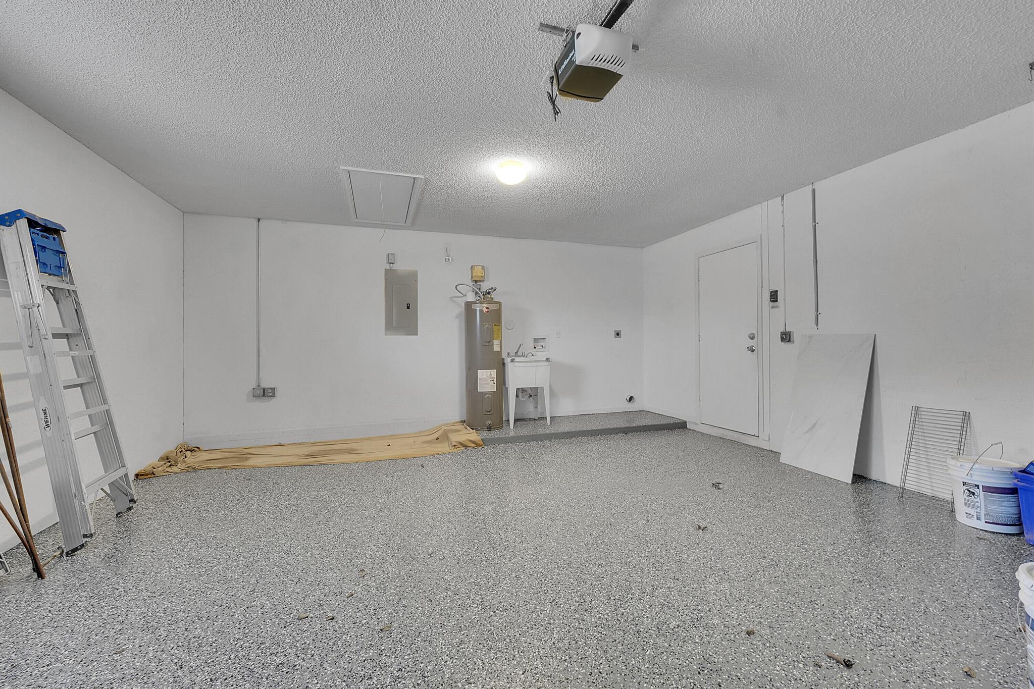 MEADOWLAND COVE 2 OF WELL - Residential Lease