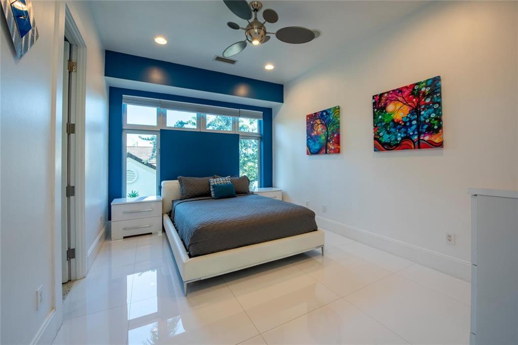 LAS OLAS - Residential