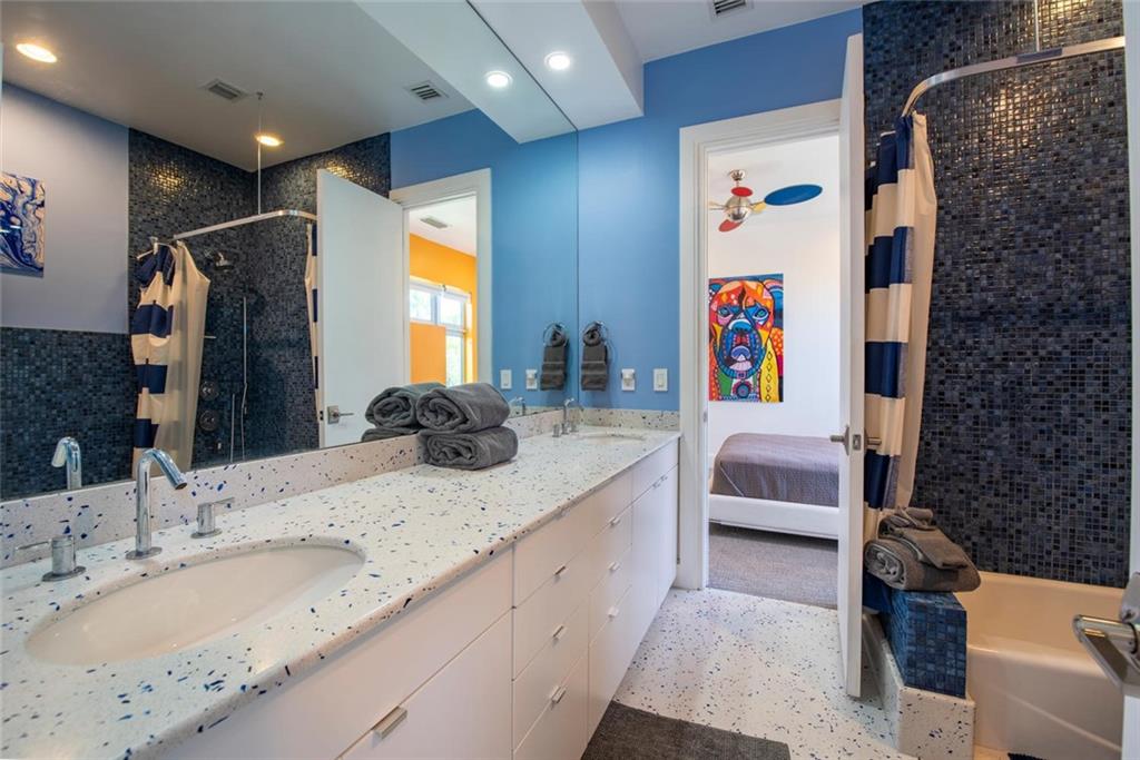 LAS OLAS - Residential