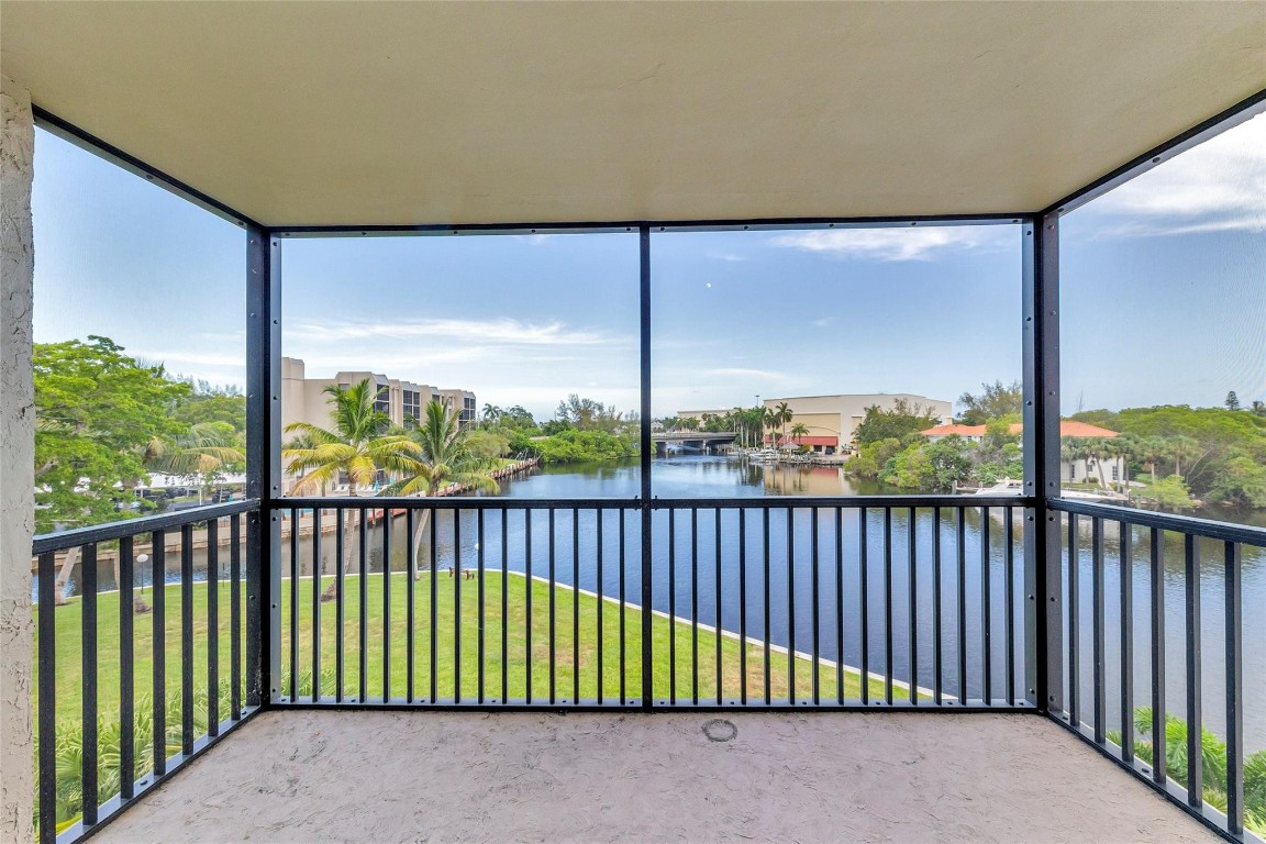 7 Royal Palm Way 4080