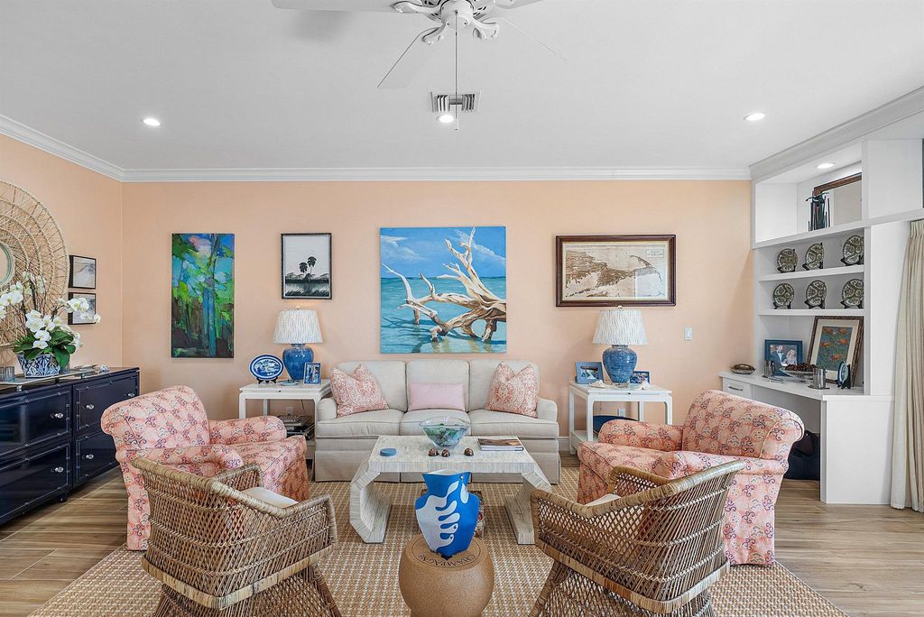 Photo of 725 Palm Trail #10, Delray Beach, FL 33483 (MLS # R11144676)