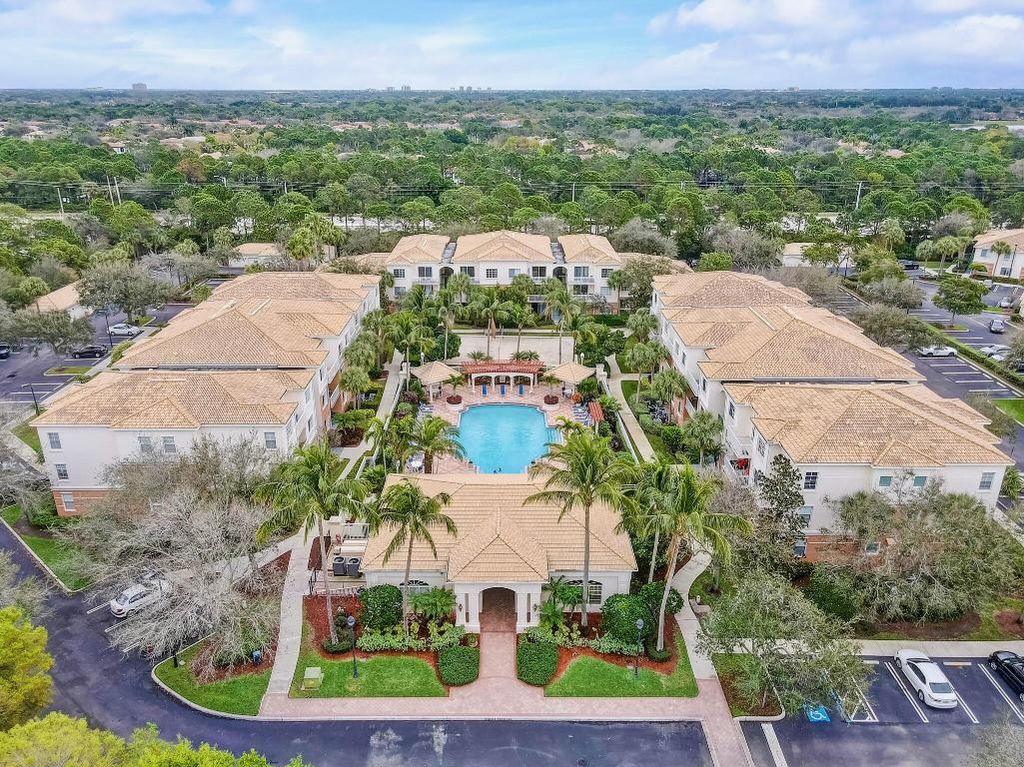 Photo of 8305 Myrtlewood Circle W, Palm Beach Gardens, FL 33418 (MLS # R10958097)