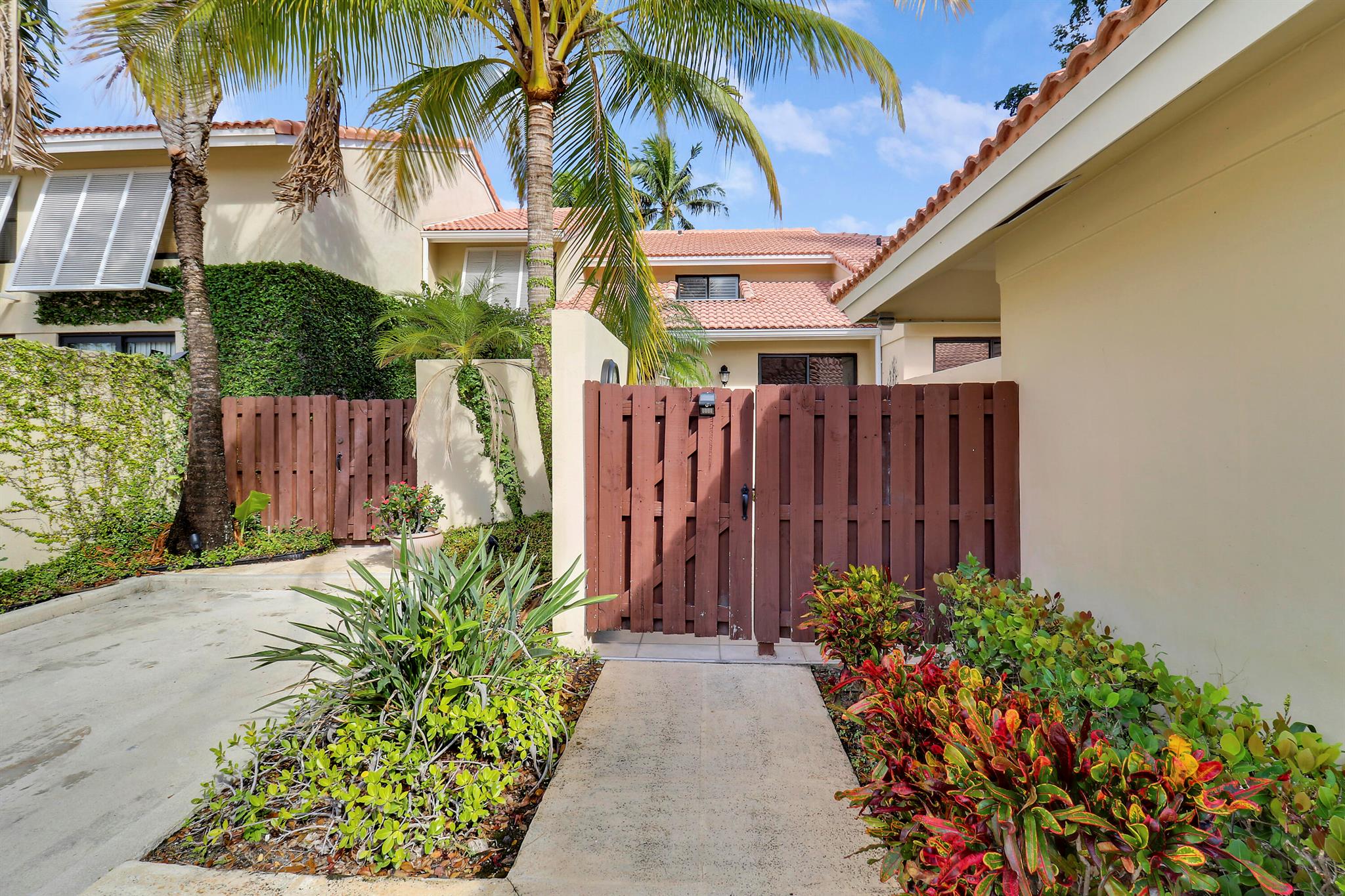 204 Old Meadow Way