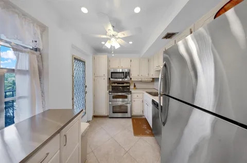 3000 N Palm Aire Dr Unit 302, Pompano Beach, FL MLS: F10429714