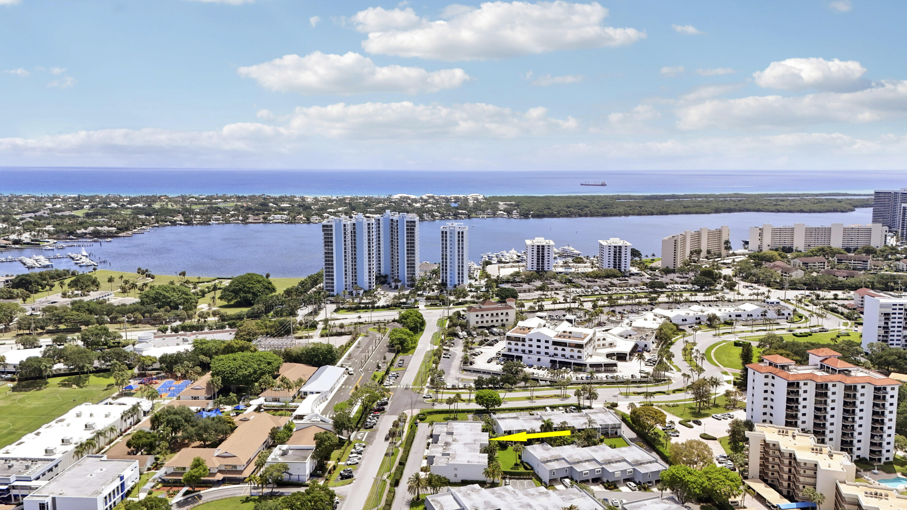 ROYALE HARBOUR - Residential