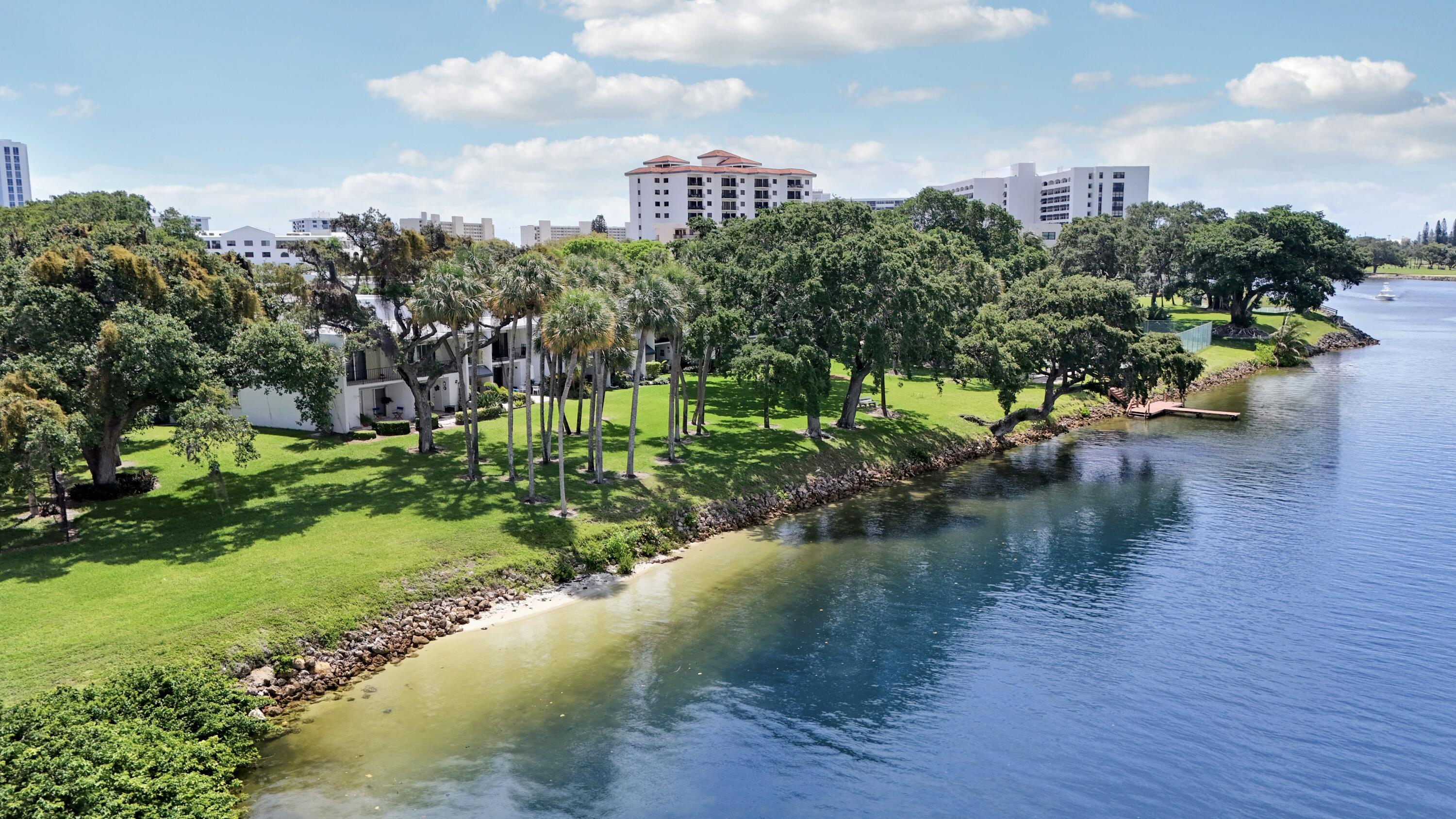 ROYALE HARBOUR - Residential