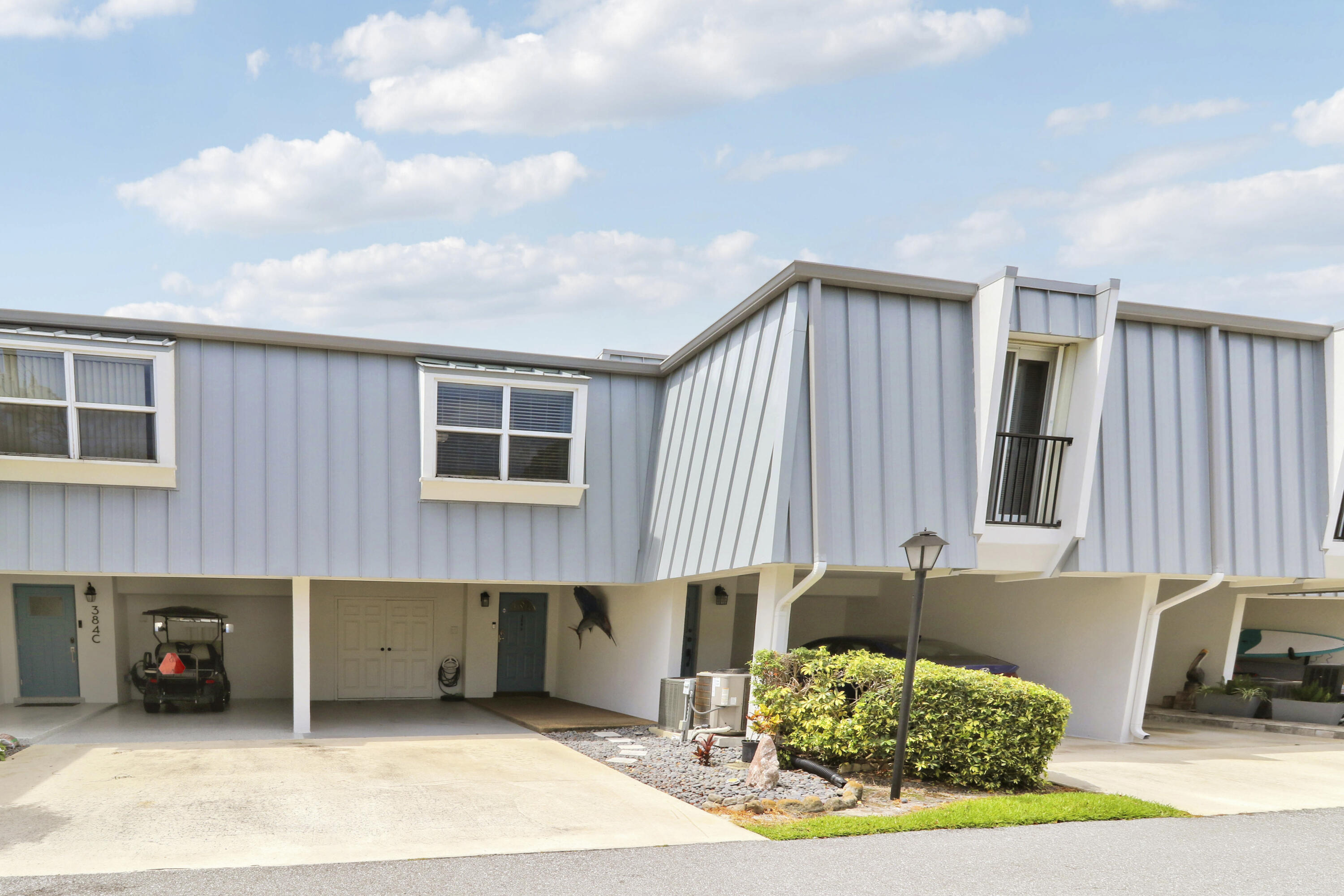 ROYALE HARBOUR - Residential