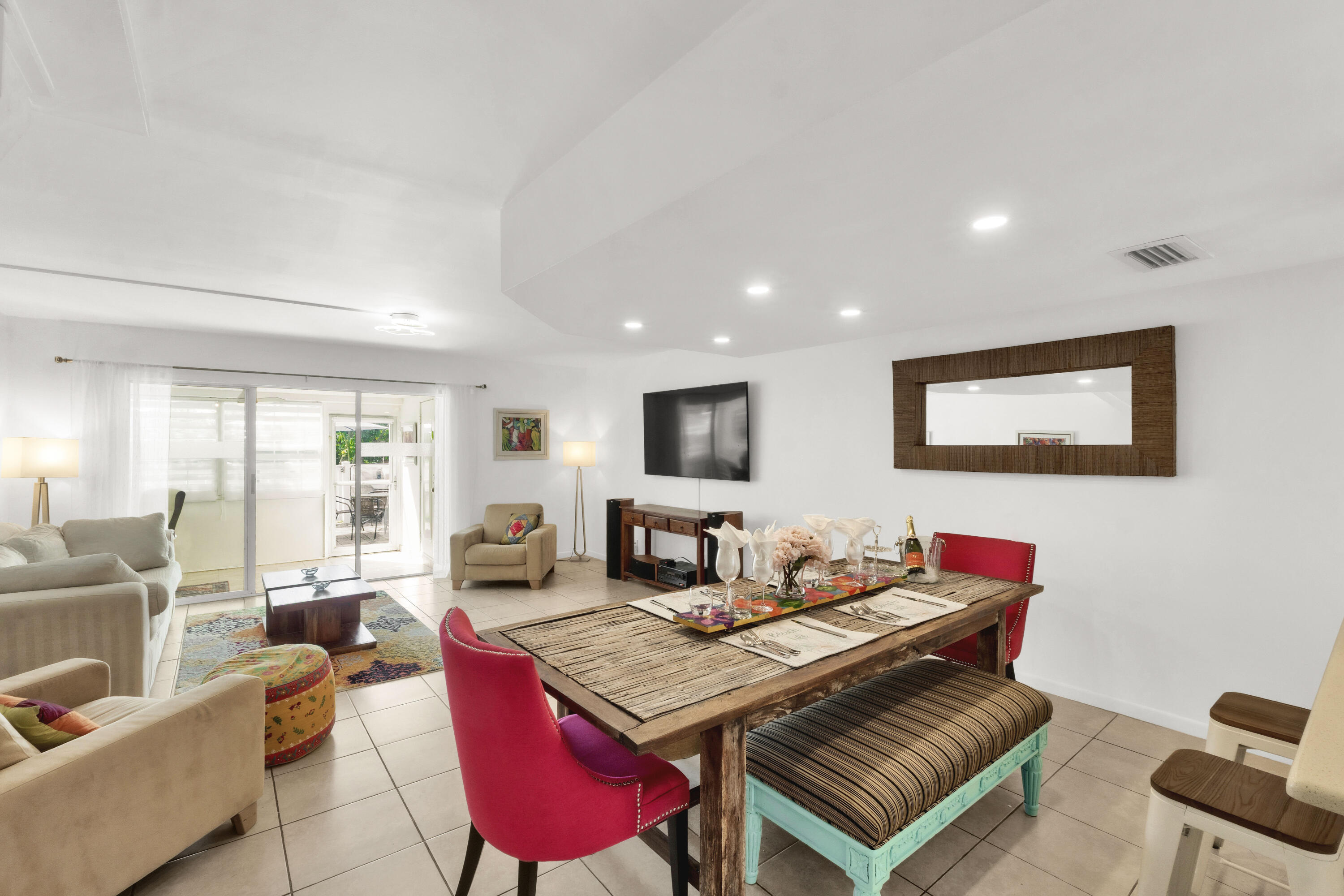PALM CLUB WEST VILLAGE 1 CONDO - Residential